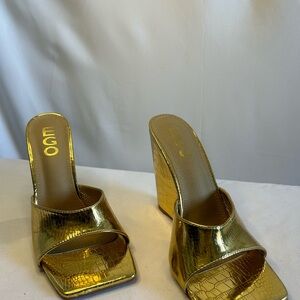 EGO Shiny Gold Croc Heels